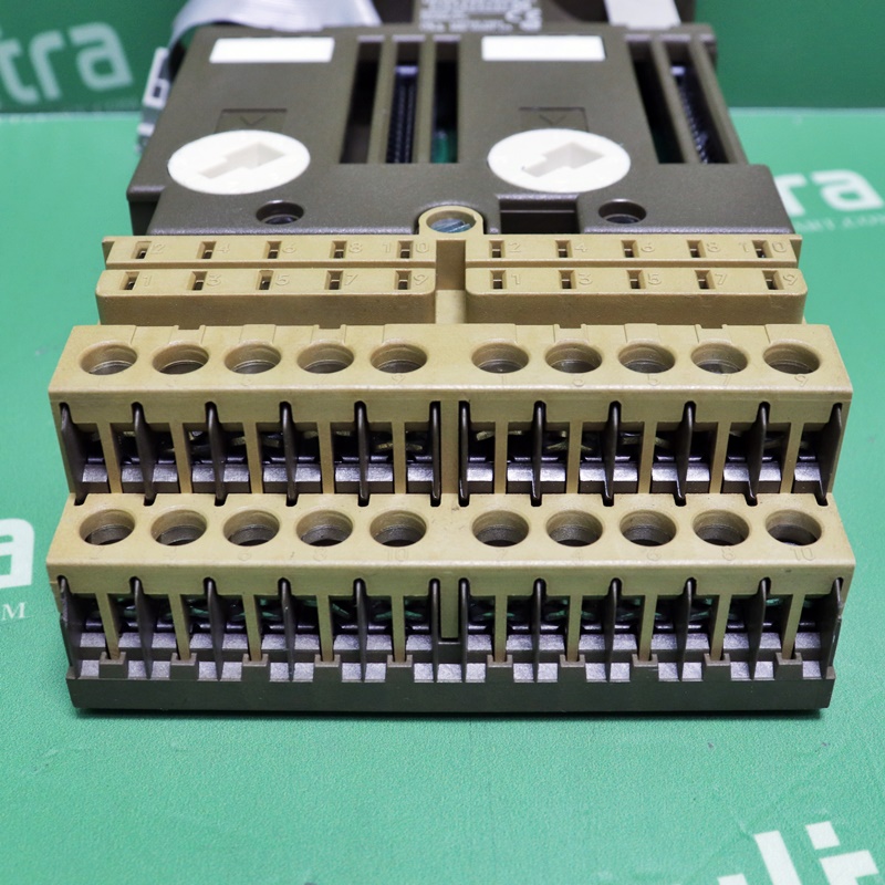 [중고] 6ES5 700-8MA11 지멘스