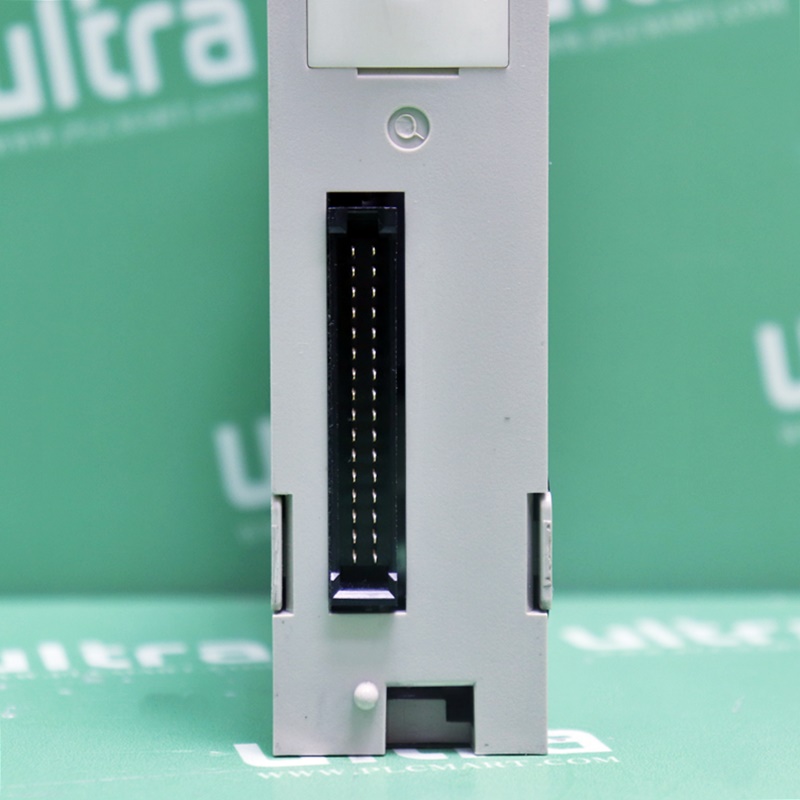 [중고] C200H-OD212 OMRON 피엘씨