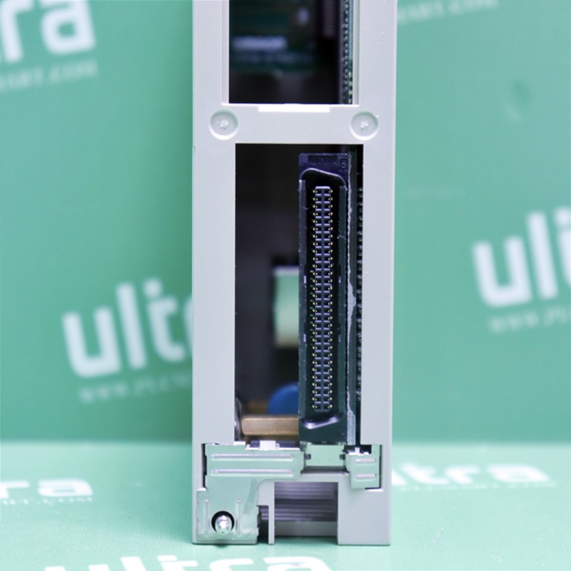 [중고] CS1D-ETN21D OMRON 피엘씨
