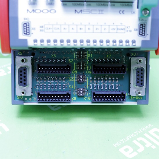 [중고] D136-002-003 MOOG 모션컨트롤러