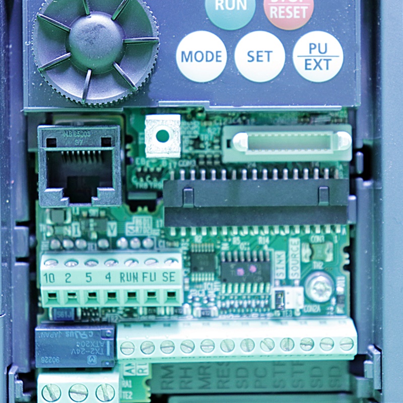 [중고] FR-E740-2.2K-CHT 미쯔비시 인버터