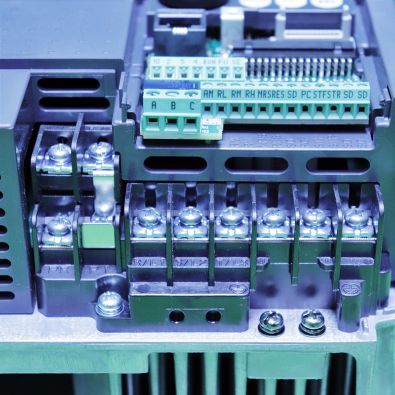 [중고] FR-E740-2.2K-CHT 미쯔비시 인버터